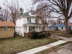 Building Photo - 3 Bedroom - 1 Bath - $1,350