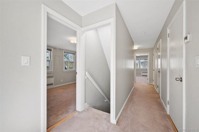 Building Photo - 6 Wildway