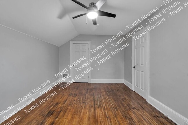 Building Photo - 105 Mariner St