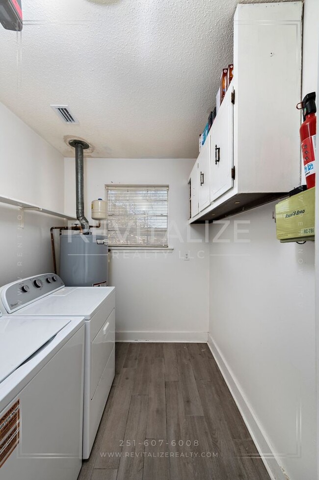 Building Photo - Immaculate 3BR / 2BA Home in Carriage Hills