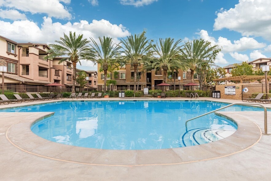 Building Photo - Meadow Square Apartment Homes