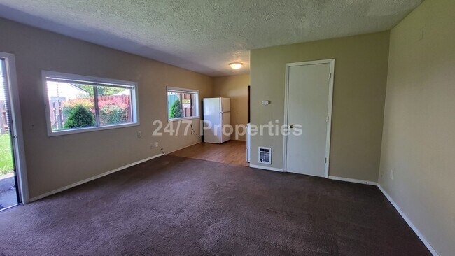 Building Photo - 2024-304MF