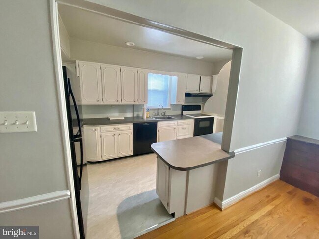 Building Photo - 404 New Rd