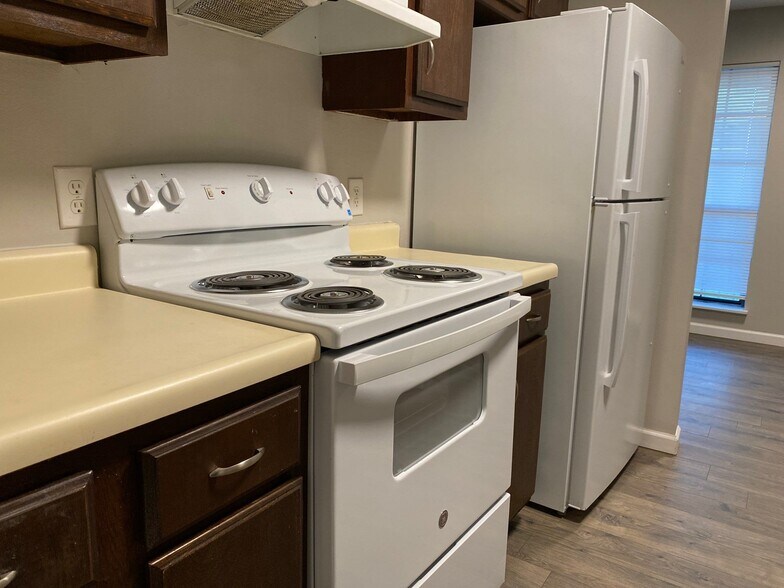 Building Photo - 36 Sta Les Cv