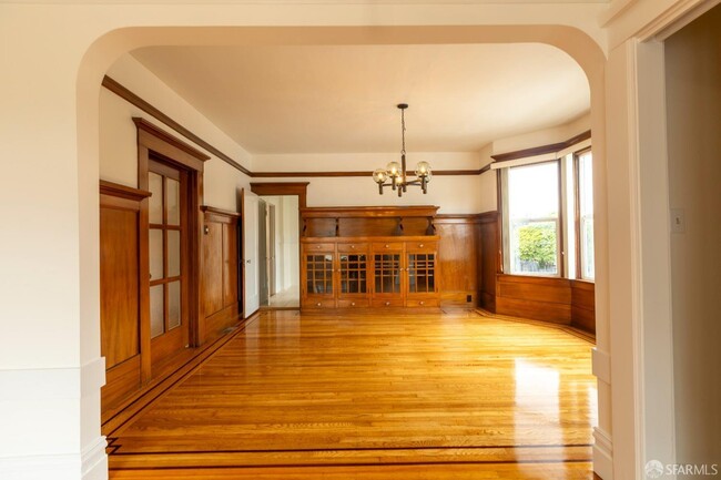 Building Photo - 1301 4th Ave