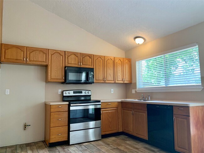 Building Photo - 7739 Bunker Wood Ln