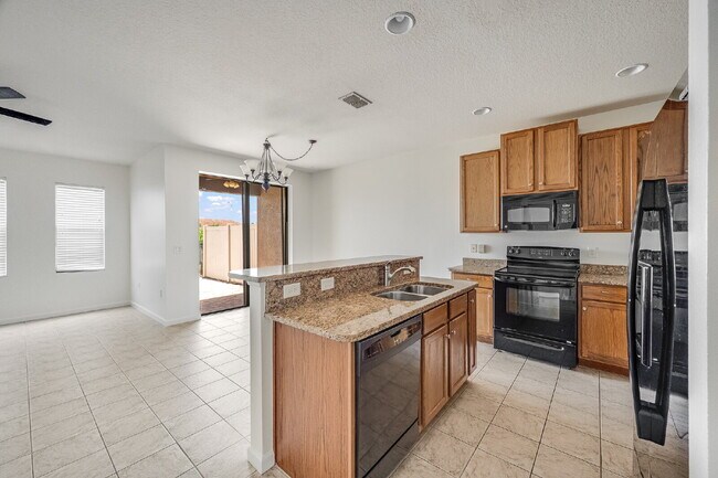 Building Photo - Beachside Townhome in Gated Community
