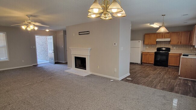 Building Photo - Coming Soon - Modern Comfort Ideal Locatio...