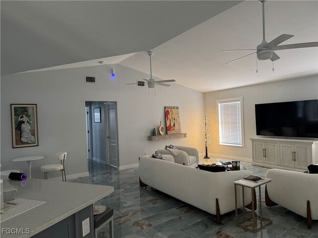 Building Photo - 3707 SE 8th Pl