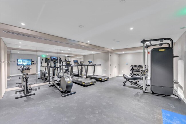 Building Photo - 9201 E Bay Harbor Dr