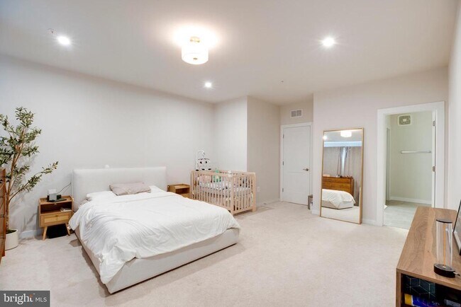 Building Photo - 4614 Olivine Dr