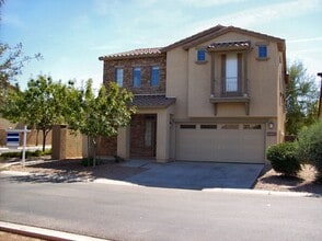 Building Photo - Spectrum At Val Vista