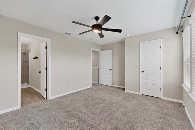 Building Photo - 2025 Arendale Dr