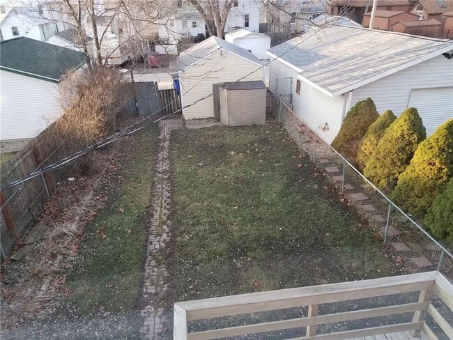 Building Photo - COMING SOON-2 Bedroom 1 Bathroom Home-1520 D Ave NE