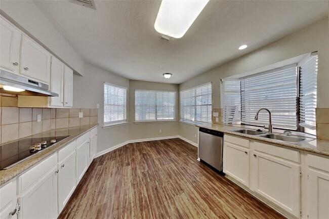 Building Photo - 8538 Sparkling Springs Dr
