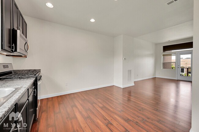 Building Photo - 10254 E 29th Dr