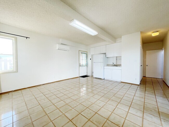 Building Photo - Panoramic Views from Executive Home near Tripler & Kaiser Hospitals