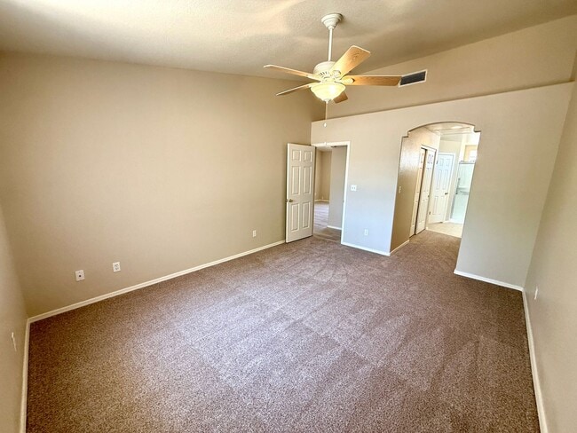 Building Photo - Charming 2 Bed, 2 Bath Home with Open Floo...