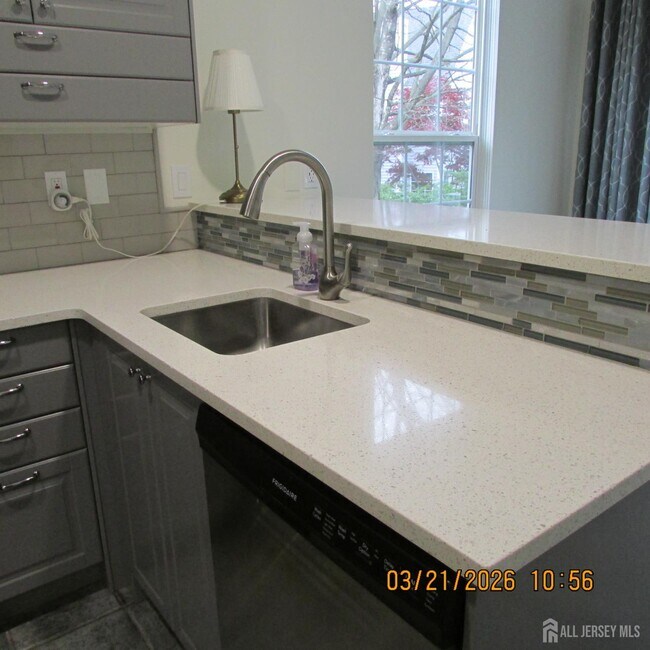 Building Photo - 29 Tall Oaks Ct