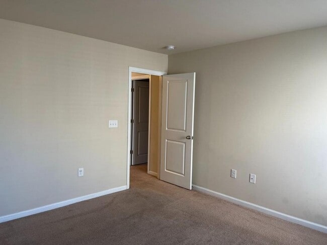 Building Photo - 5373 Grosseto Way