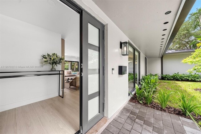 Building Photo - 15121 SW 69th Ct