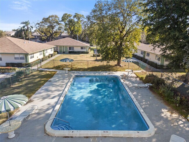 Building Photo - 4271 NW 89th Ave