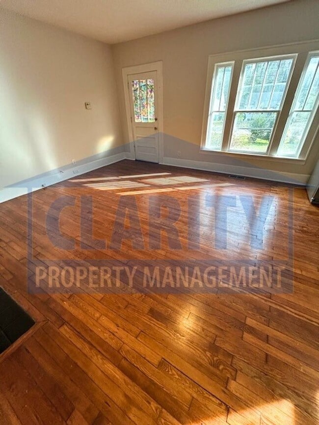 Building Photo - Beautifully Remodeled 3 Bedroom / 2 Bath Home in Chattanooga