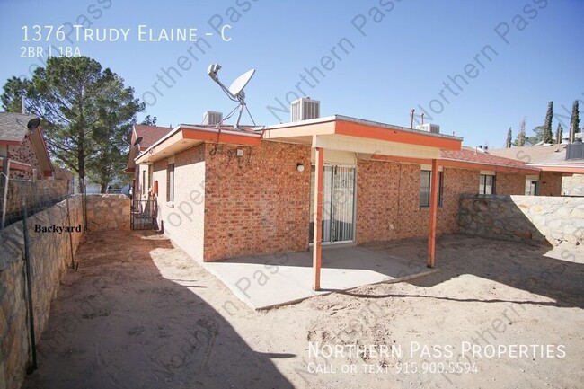 Building Photo - Cozy 2 Bedroom Apartment Near Rojas! 2 Wee...