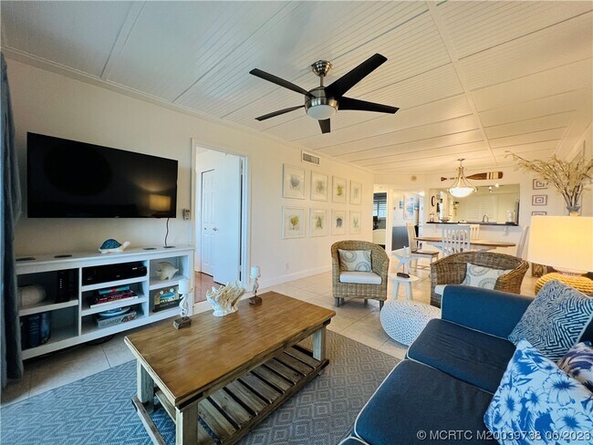 Building Photo - 9490 S Ocean Dr