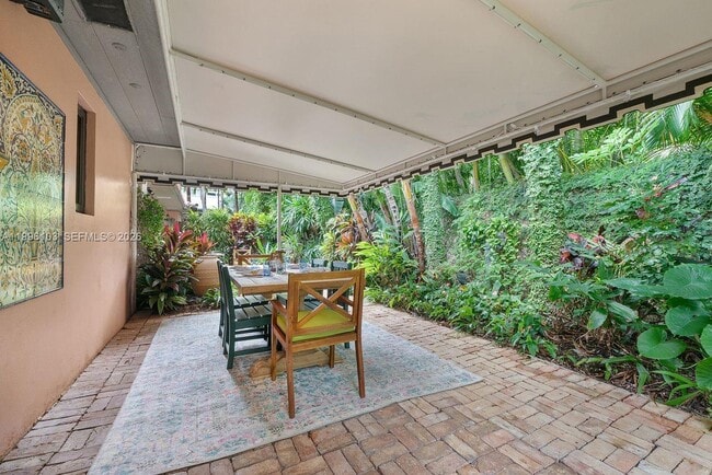 Building Photo - 226 Chilean Ave