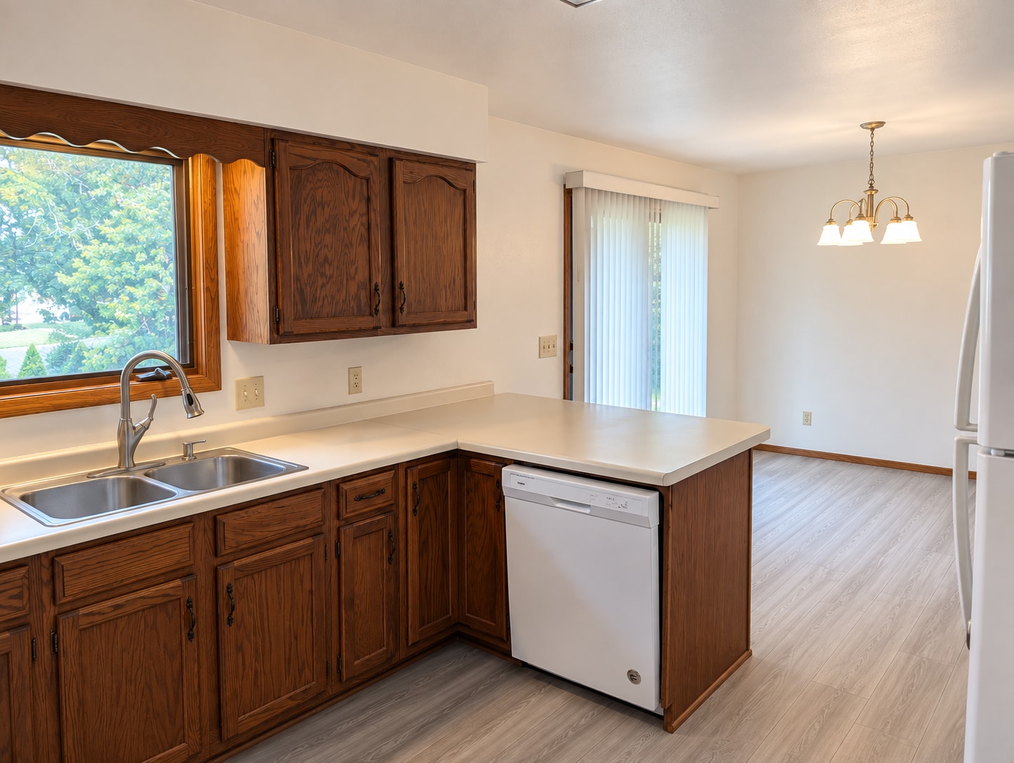 Kitchen - 1910 Tamarack St