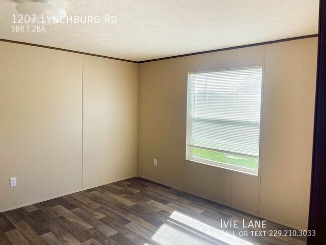Building Photo - 1207 Lynchburg Rd
