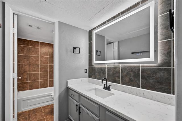 Building Photo - 9170 Forest Ln