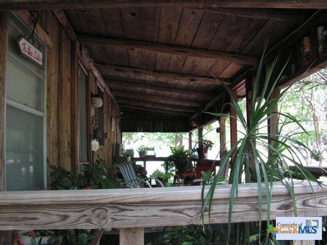 Building Photo - 624 Live Falls