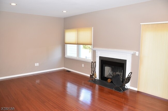 Building Photo - 125 Springhill Dr