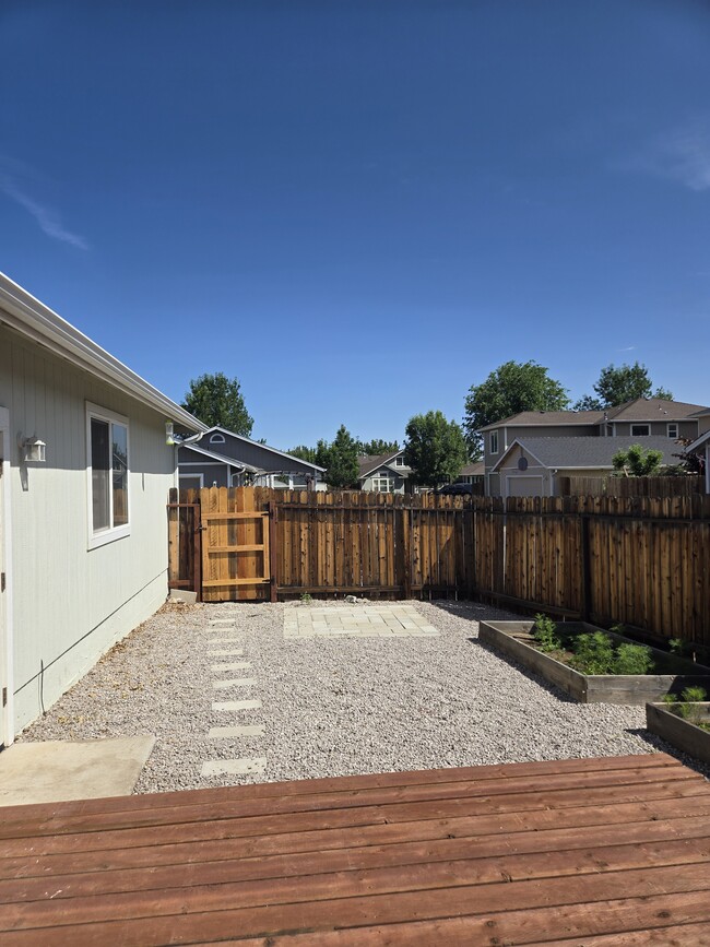 Building Photo - 1404 Pin Oak Dr