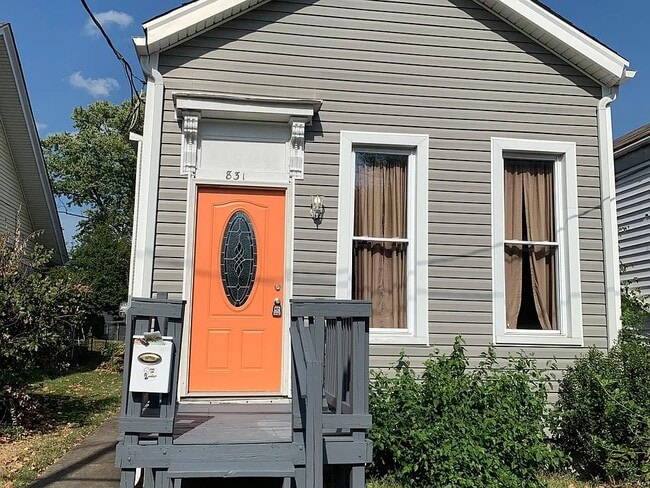 Building Photo - 831 E Burnett Ave