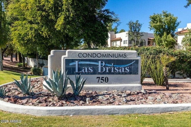 Building Photo - 750 E Northern Ave