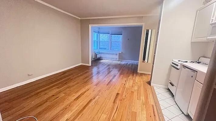 Primary Photo - 155 E 38th St