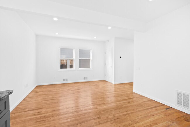 Building Photo - 43 Howe Ave