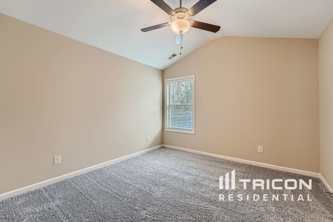 Building Photo - 328 Cliffhaven Cir