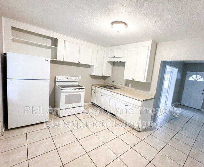 Building Photo - 1595 28th St NW