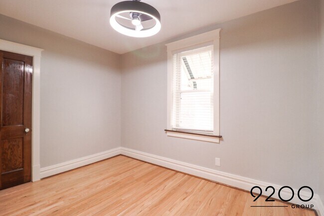 Building Photo - Newly Renovated 2Bed/1Bath in Charming Sou...