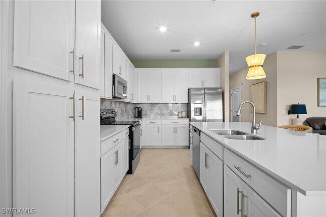 Building Photo - 15285 Grn Acrs Ave