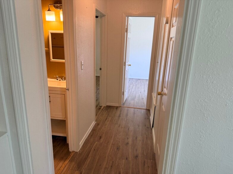 Building Photo - 2529 E 29th St N