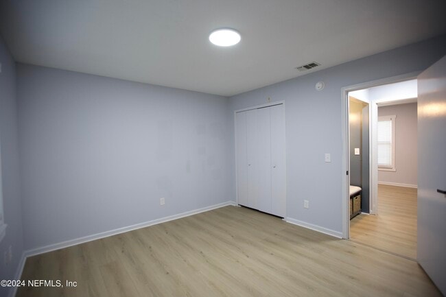 Building Photo - 3542 Sheldrake Dr