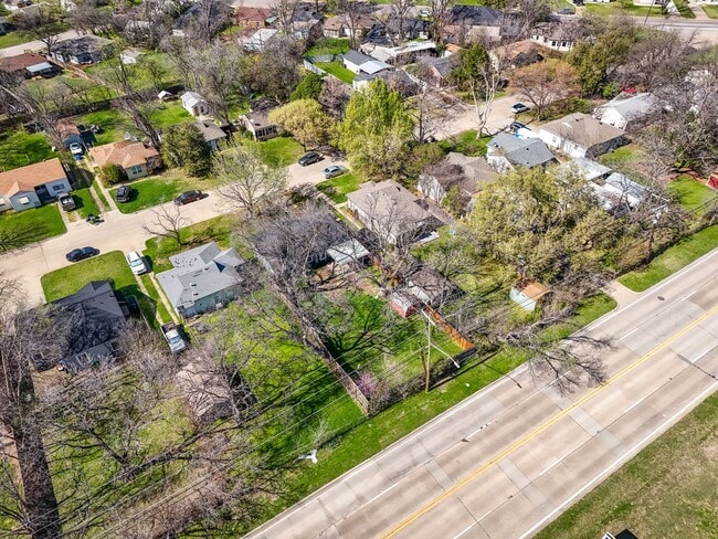 Building Photo - 2837 S Hills Ave