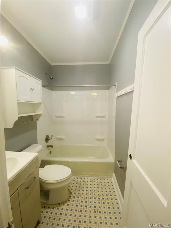 Building Photo - 2048 Midway St