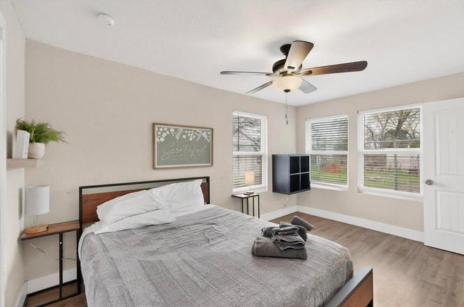 Building Photo - 6279 Drew Dr