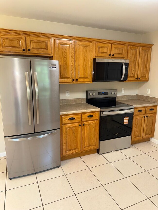 Building Photo - Newly Renovated 3-bedroom, 2 Bath Home with 1 Acre Lot!